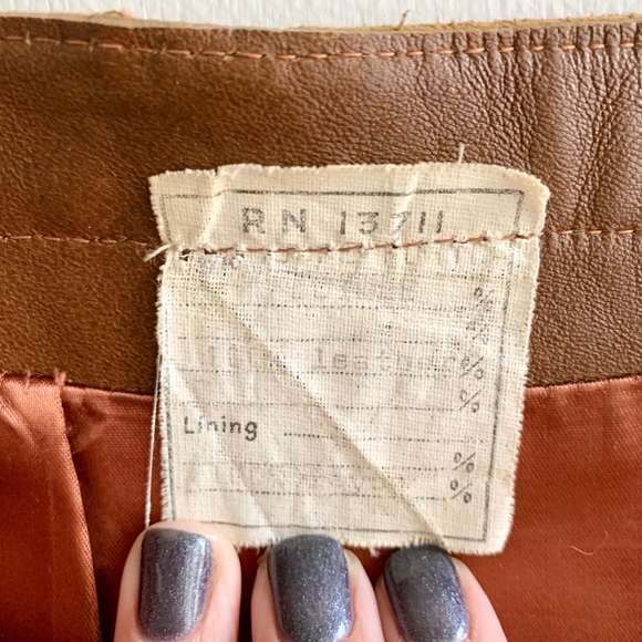 ✨SOLD✨ Amazing 1960s Vintage Caramel Leather Mini - Picture 5 of 9